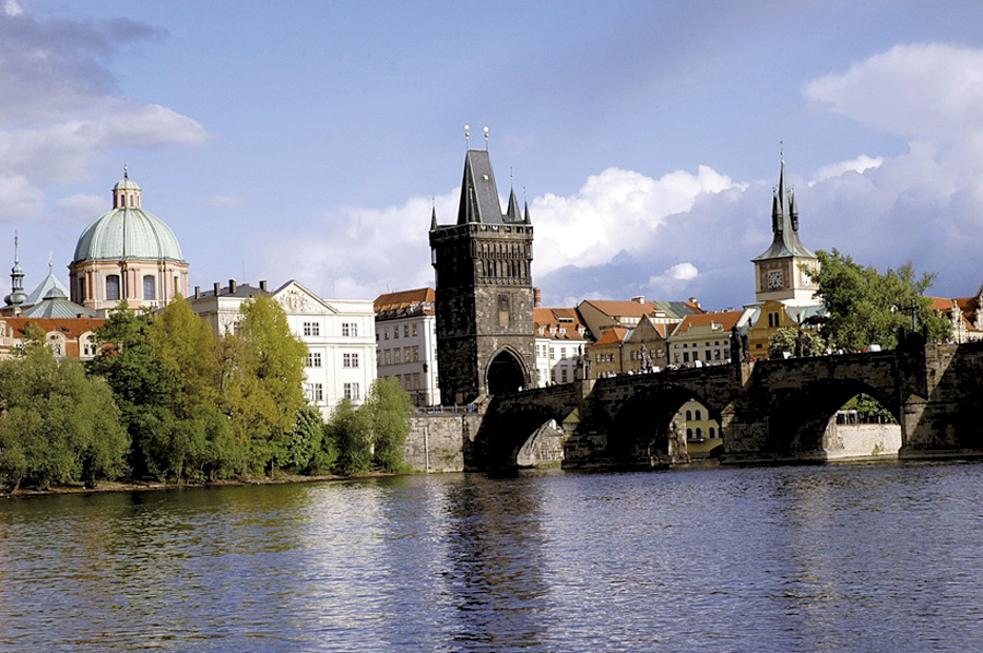 [Translate to English:] Prague en direct de Marseille