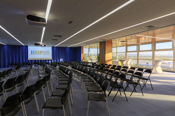 Salon Panoramique - meetings, seminars Aéroport Marseille Salon Panoramique - meetings, seminars Aéroport Marseille